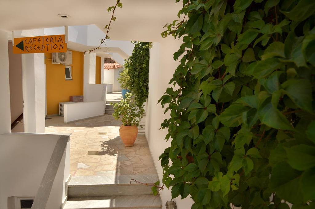 Aretousa Tolo Exterior photo